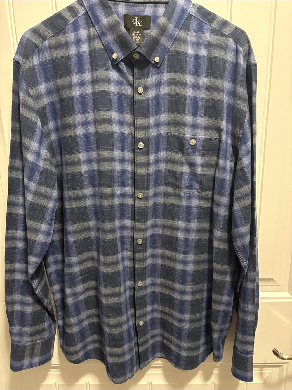 Calvin Klein Men’s L Blue Plaid 100% Cotton Button Down Shirt